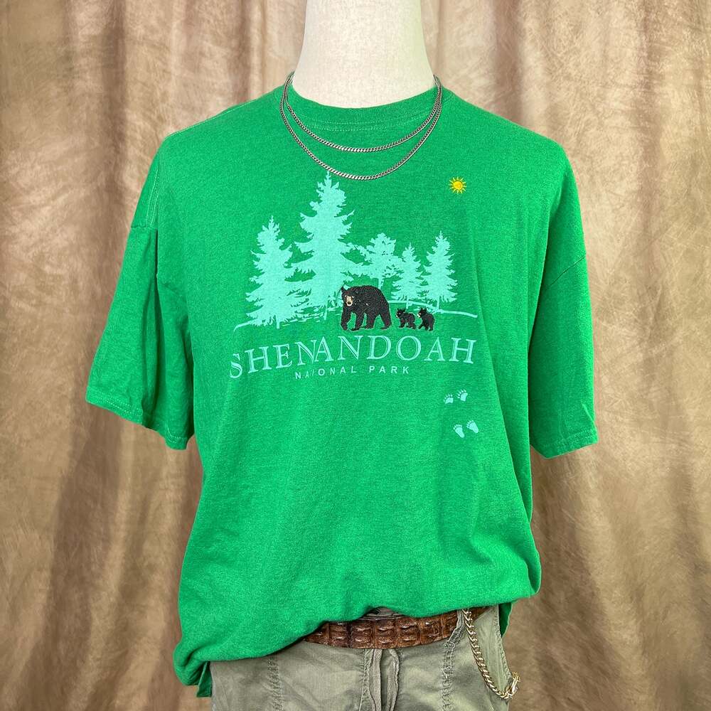Shenandoah National Park T-Shirt Black Bear Embroidered Green Forest Hiking Y2K
